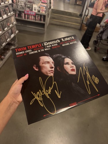 Twin temple signed autographed - twin,